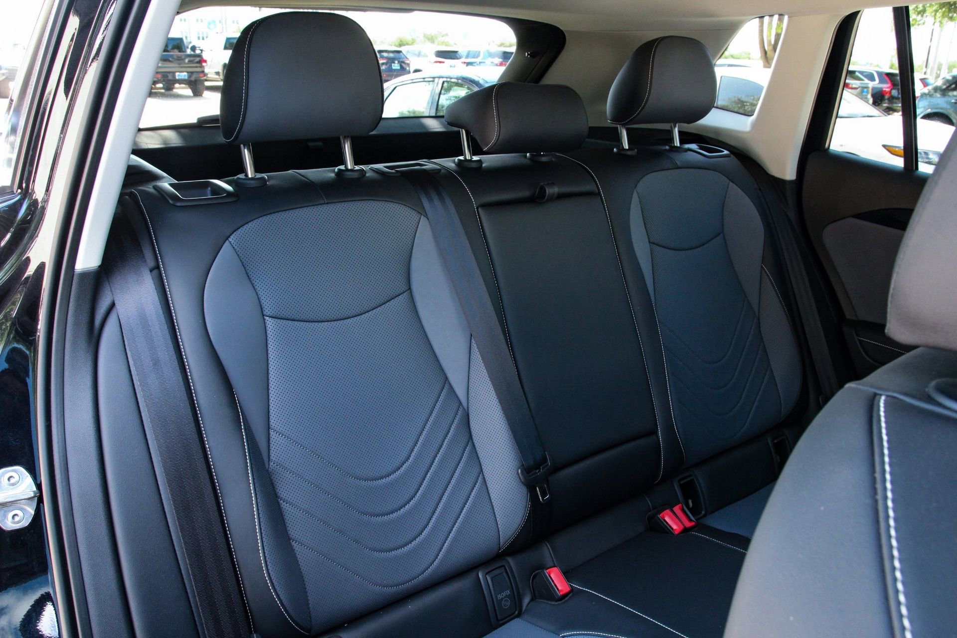 Certified 2025 Volkswagen Tiguan SE FWD image 32
