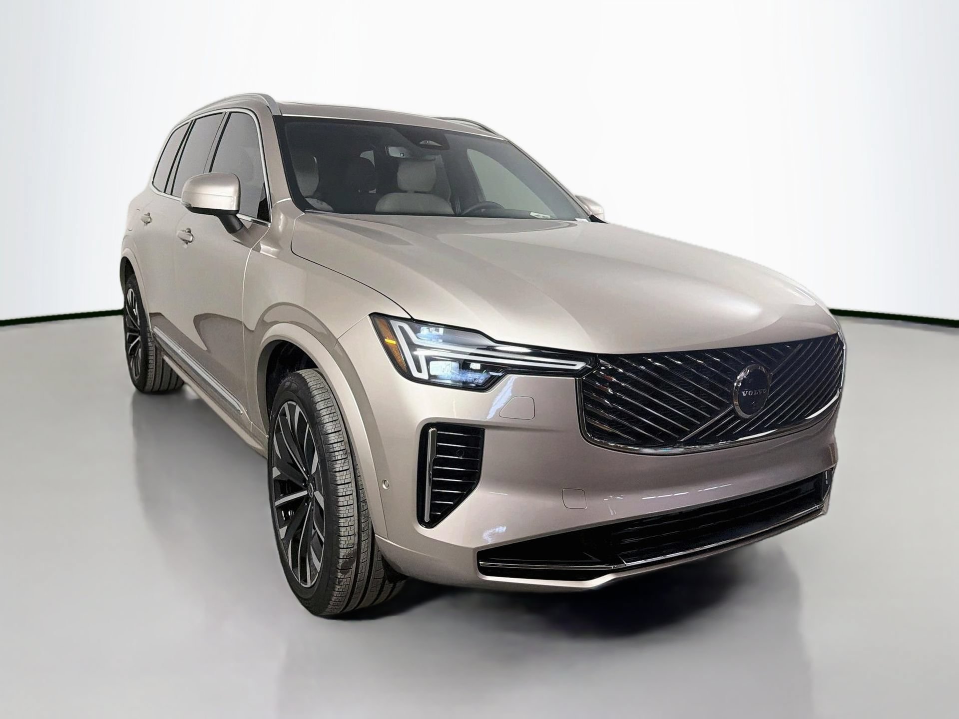 New 2026 Volvo XC90 T8 Plus w/ Protection Package Premier AWD/4WD image 3