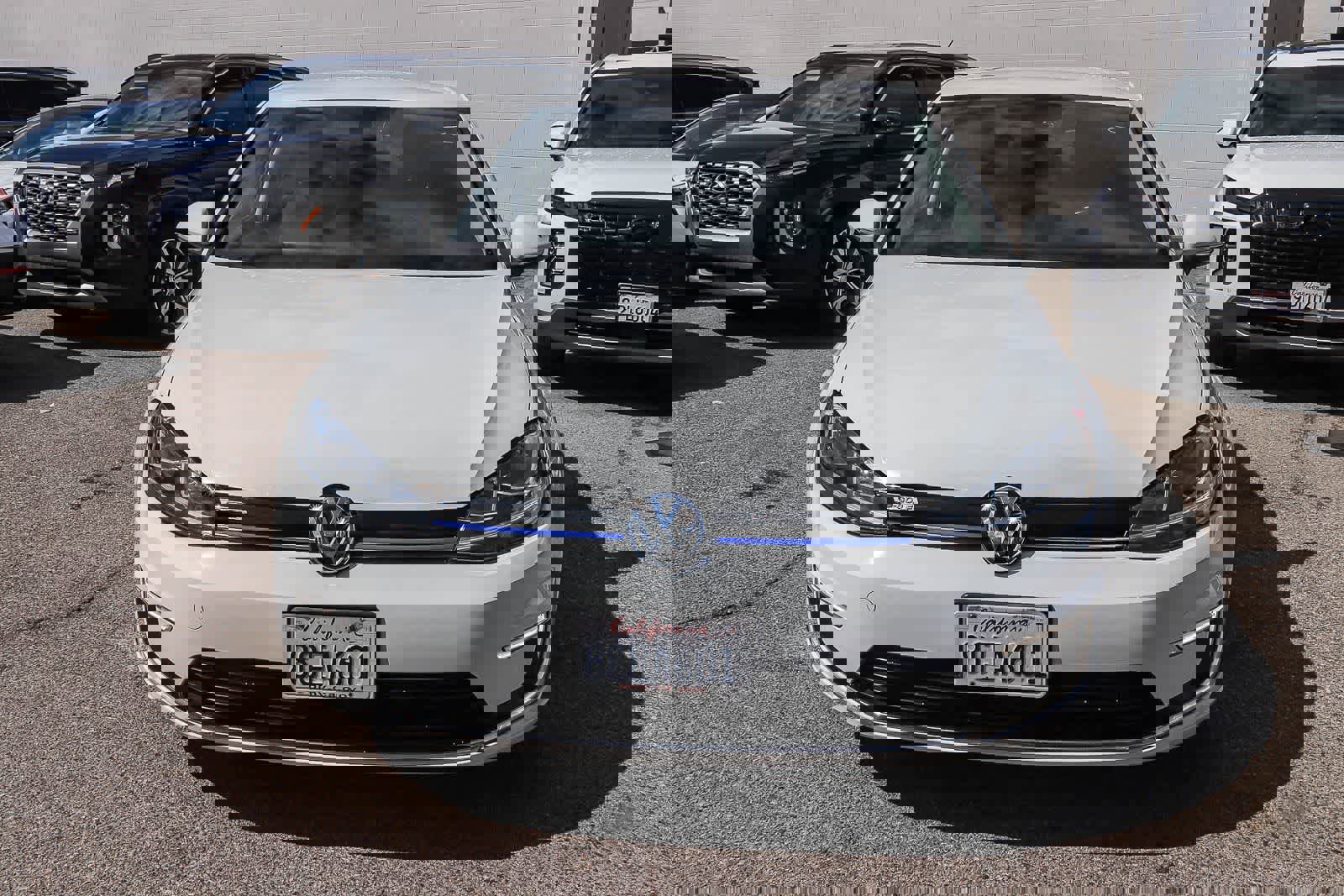 Used 2017 Volkswagen e-Golf SE image 2