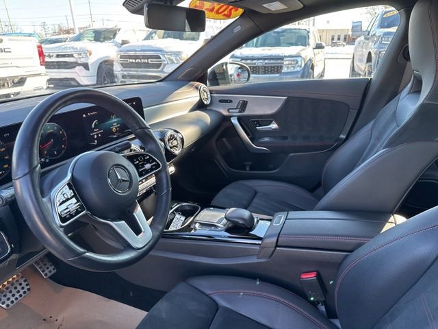 Used 2022 Mercedes-Benz CLA 250 4MATIC image 11