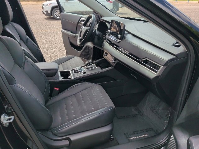 Used 2024 Mitsubishi Outlander SE image 24