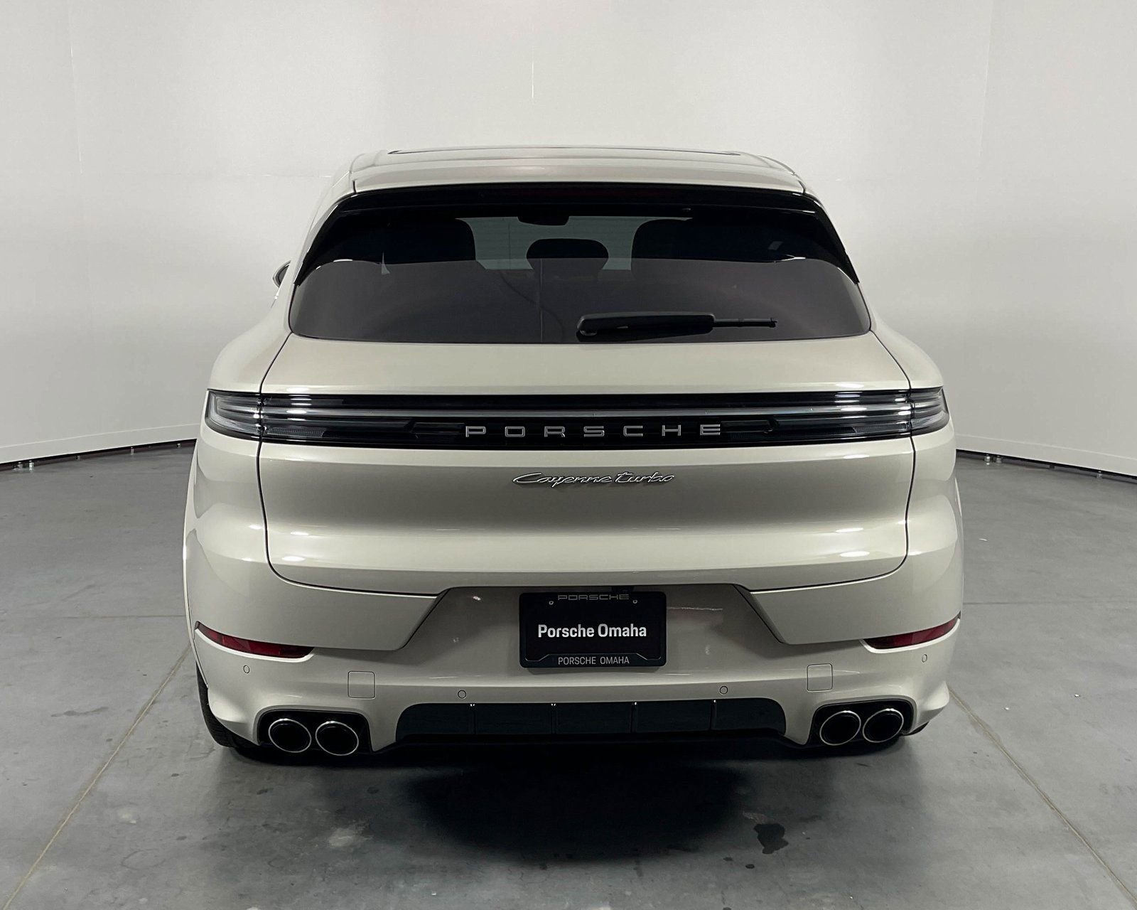 Certified 2024 Porsche Cayenne Turbo image 6