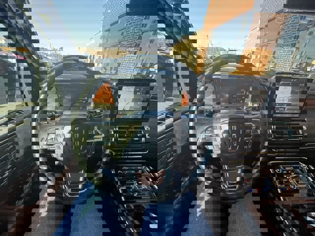 Used 2020 Lincoln Navigator Reserve w/ Luxury Package image 25