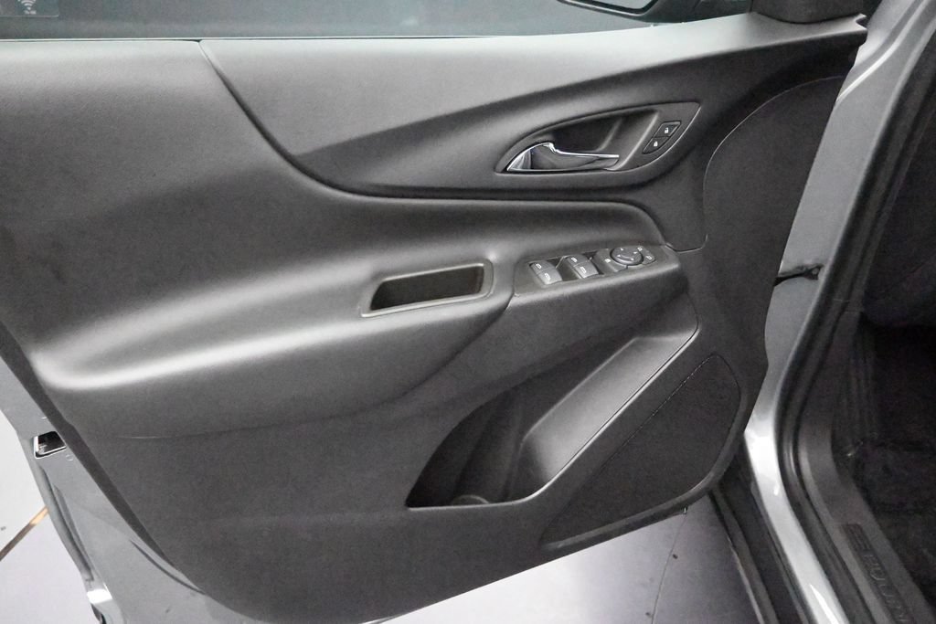 Used 2023 Chevrolet Equinox LT FWD image 12