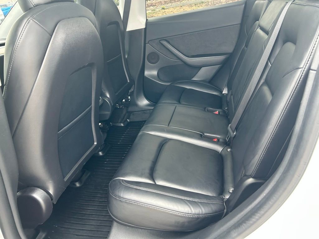 Used 2021 Tesla Model Y Long Range image 23