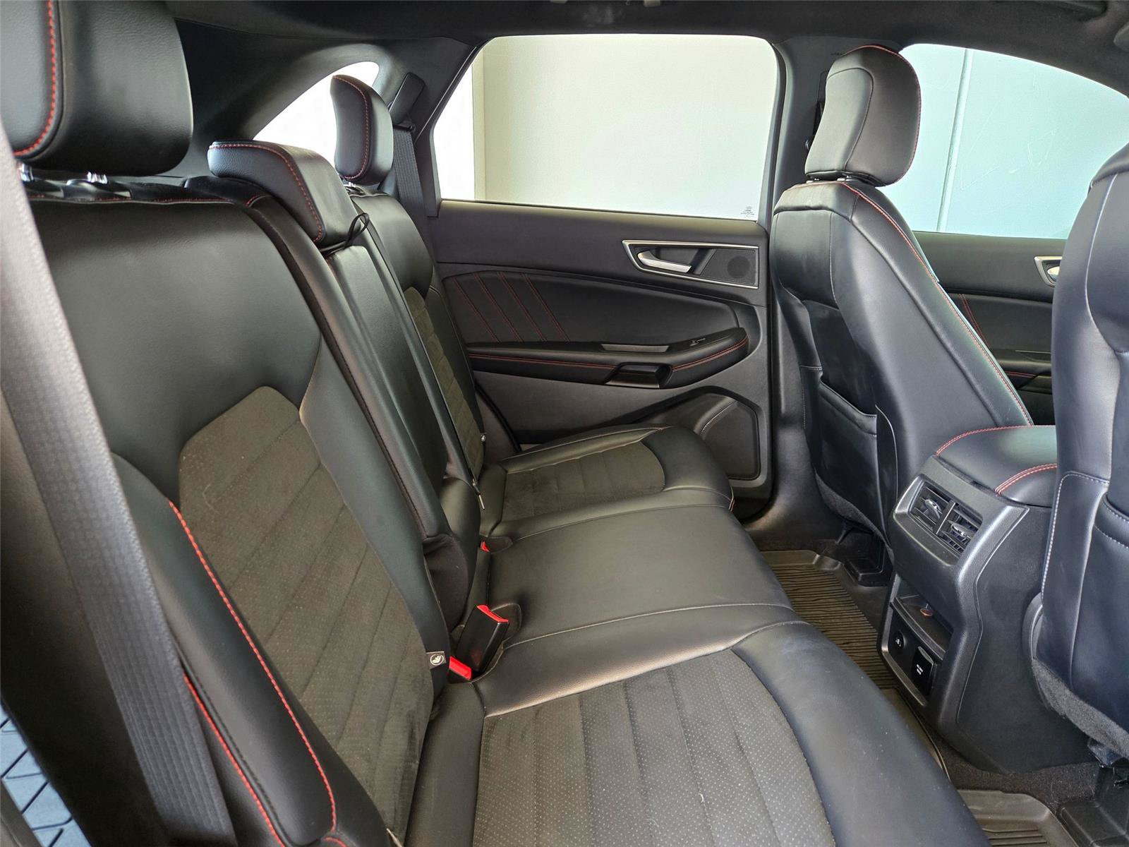 Used 2023 Ford Edge ST-Line AWD/4WD image 27