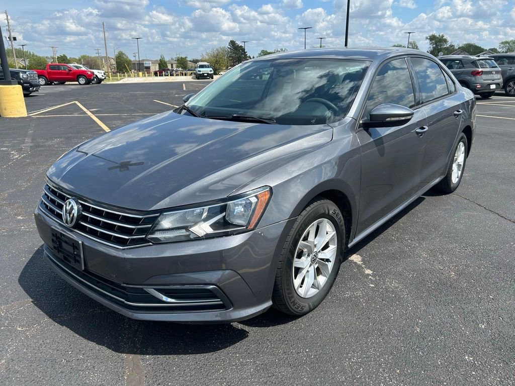 Used 2018 Volkswagen Passat 2.0T S FWD image 5