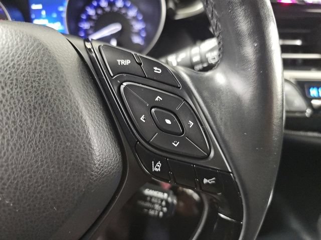 Used 2018 Toyota C-HR XLE FWD image 19