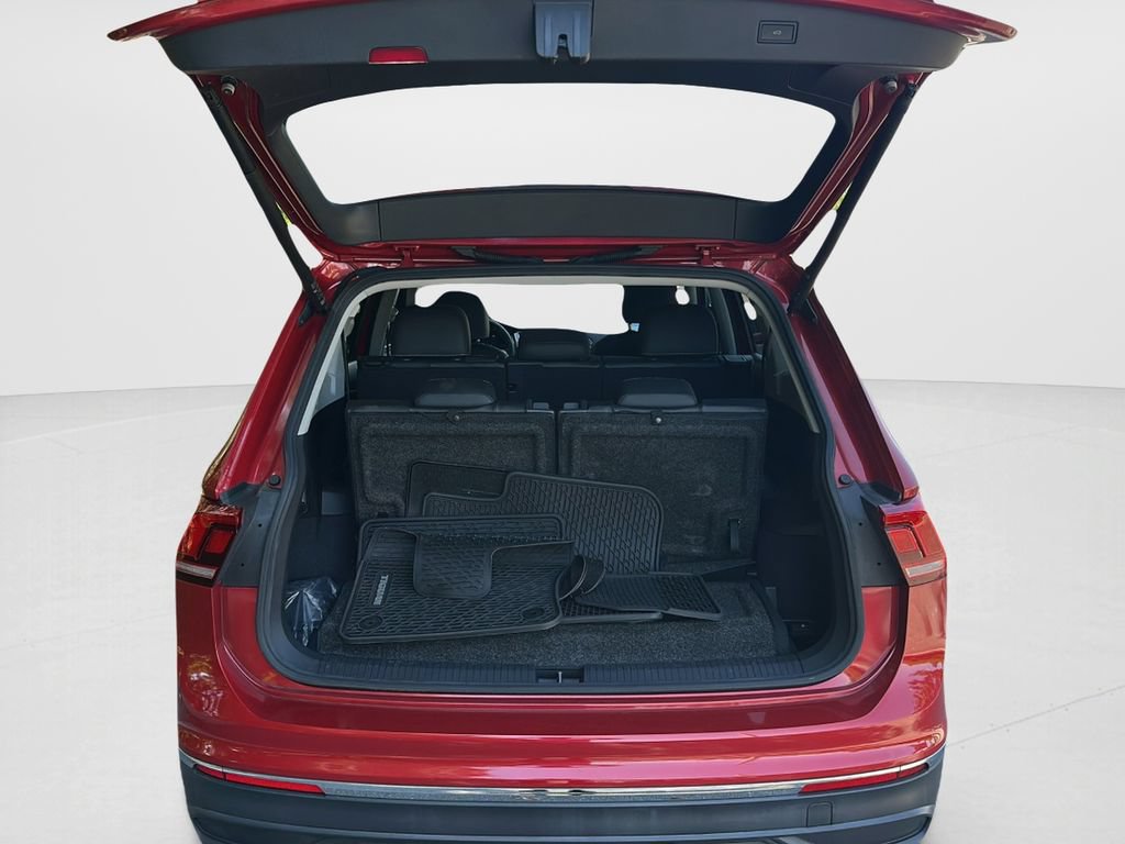 Certified 2022 Volkswagen Tiguan SE FWD image 10