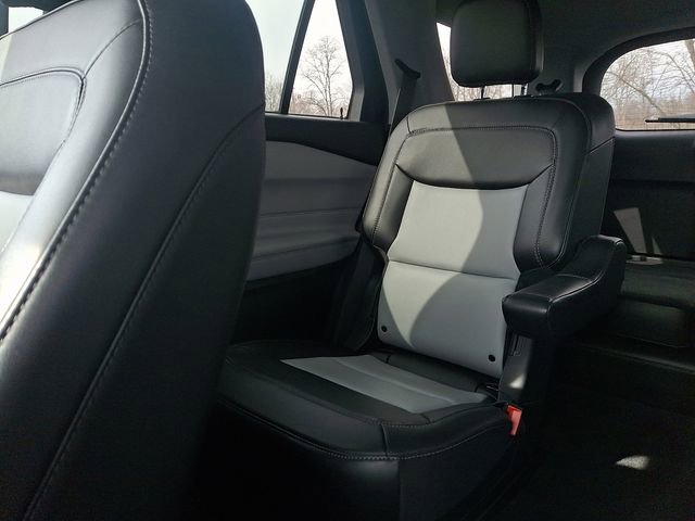 Used 2023 Ford Explorer XLT w/ Equipment Group 202A image 16