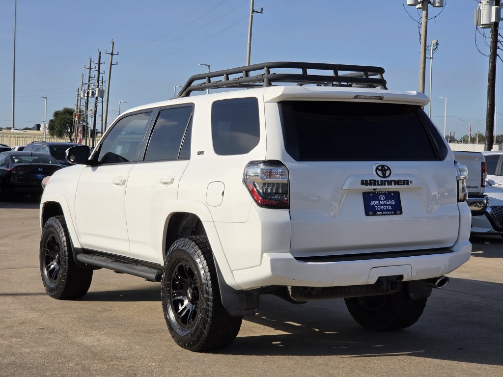 Used 2017 Toyota 4Runner SR5 RWD image 7