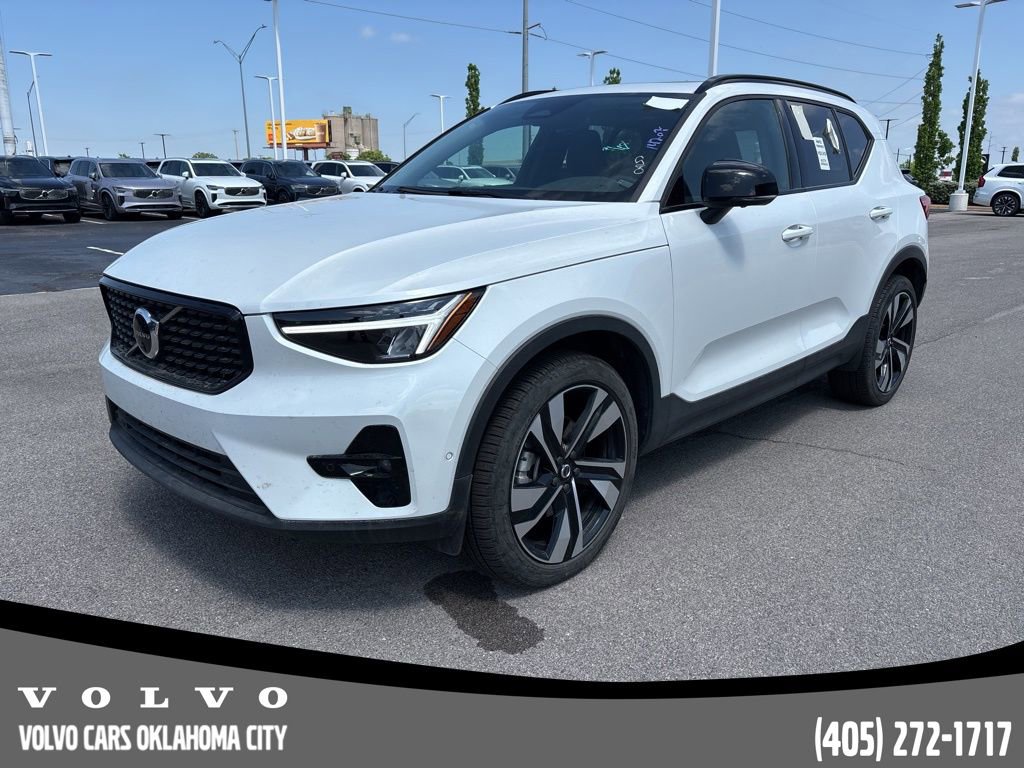 Used 2025 Volvo XC40 B5 Plus