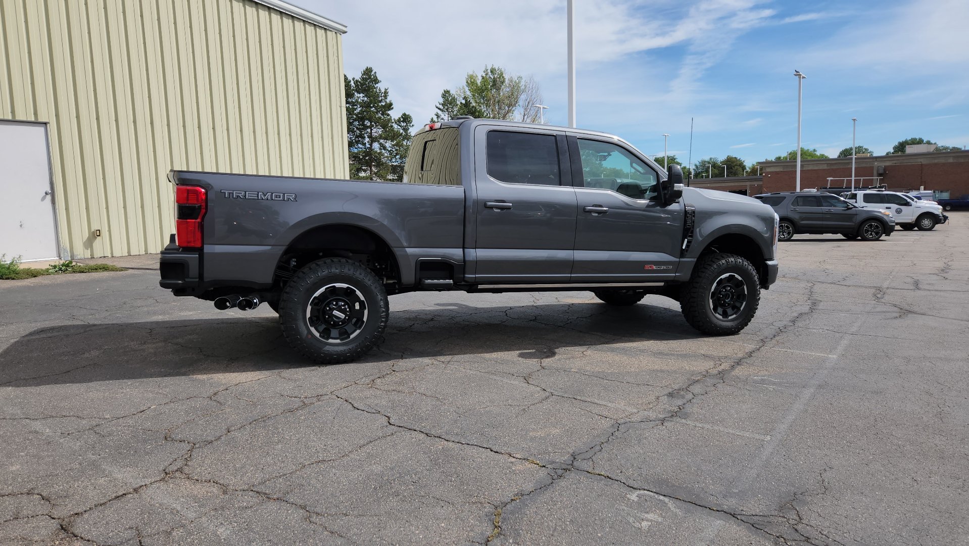 New 2026 Ford F350 Platinum w/ Tremor Off-Road Package AWD/4WD image 7