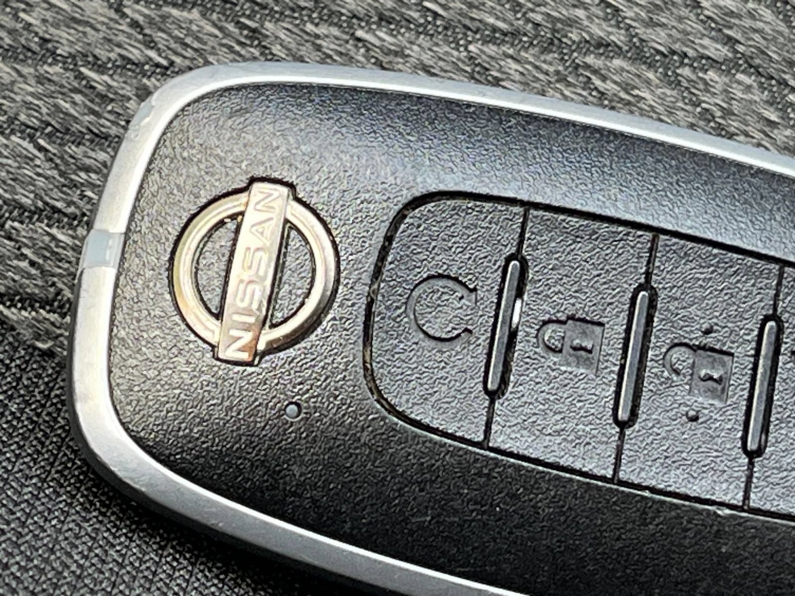 Used 2025 Nissan Rogue SV FWD image 24