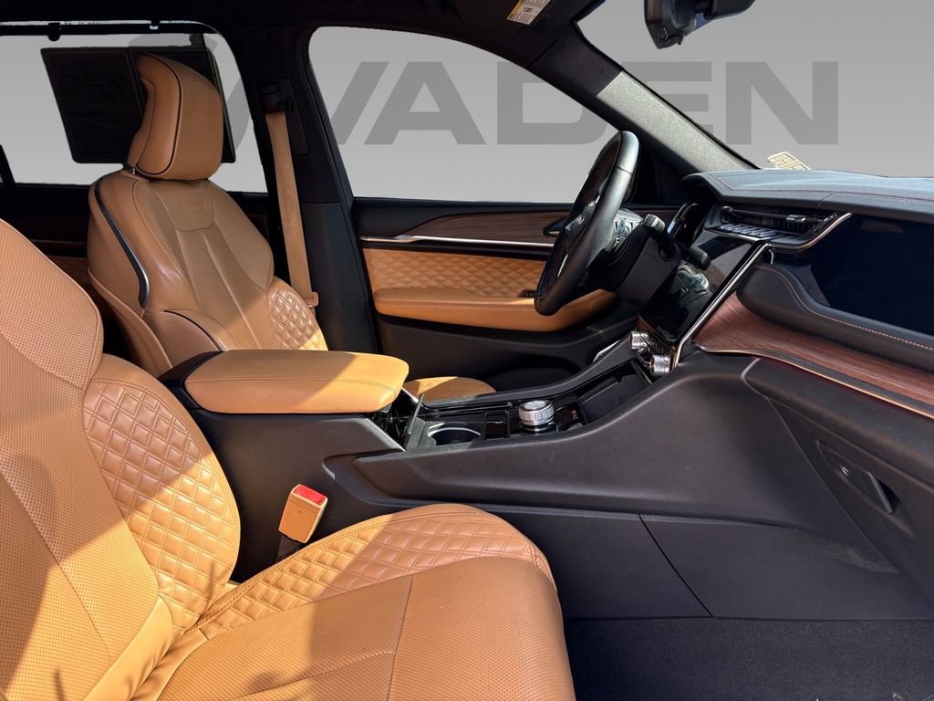 Used 2023 Jeep Grand Cherokee L Summit w/ Advanced Protech Group IV image 14