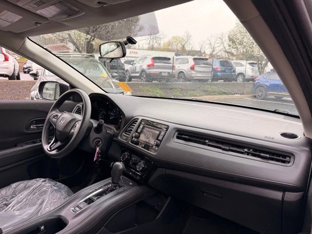 Used 2021 Honda HR-V LX image 3