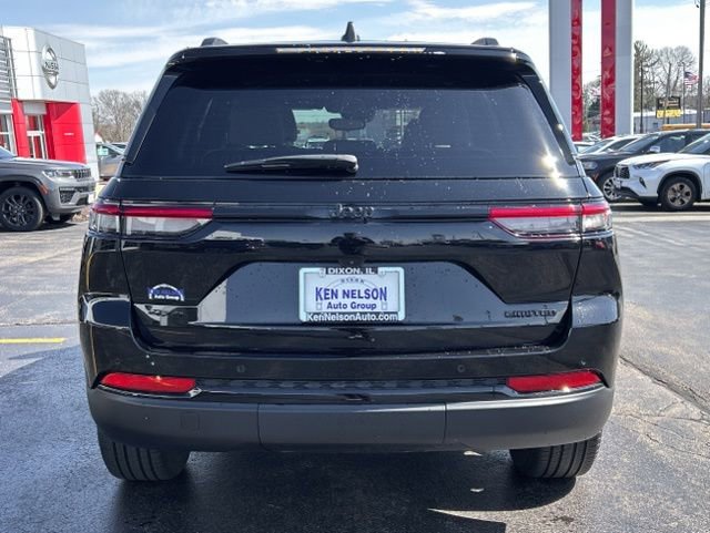 Used 2024 Jeep Grand Cherokee Limited w/ Black Appearance Package image 8