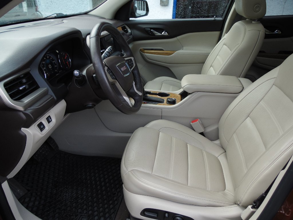 Used 2017 GMC Acadia Denali w/ Technology Package image 12