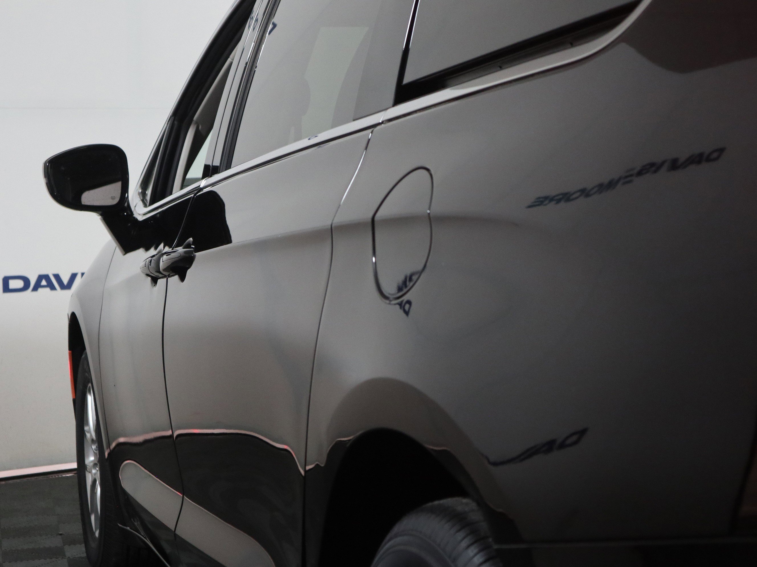 Used 2024 Chrysler Pacifica Touring-L image 10