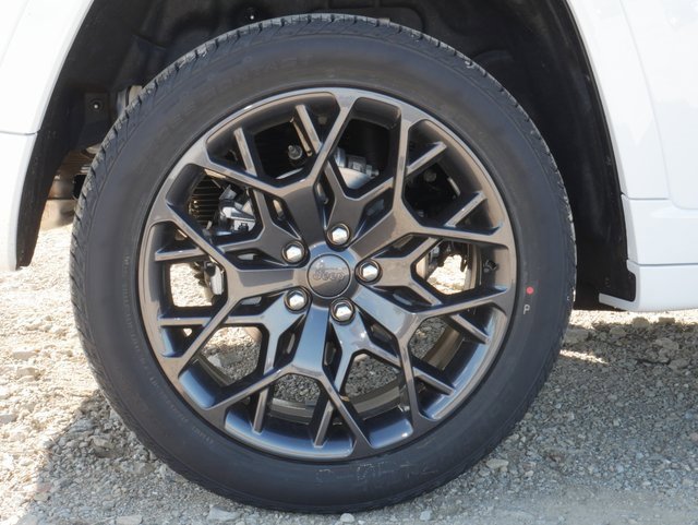 New 2025 Jeep Grand Cherokee Summit image 10