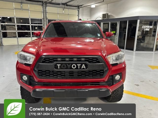 Used 2016 Toyota Tacoma TRD Off-Road w/ Premium & Technology Package AWD/4WD image 3