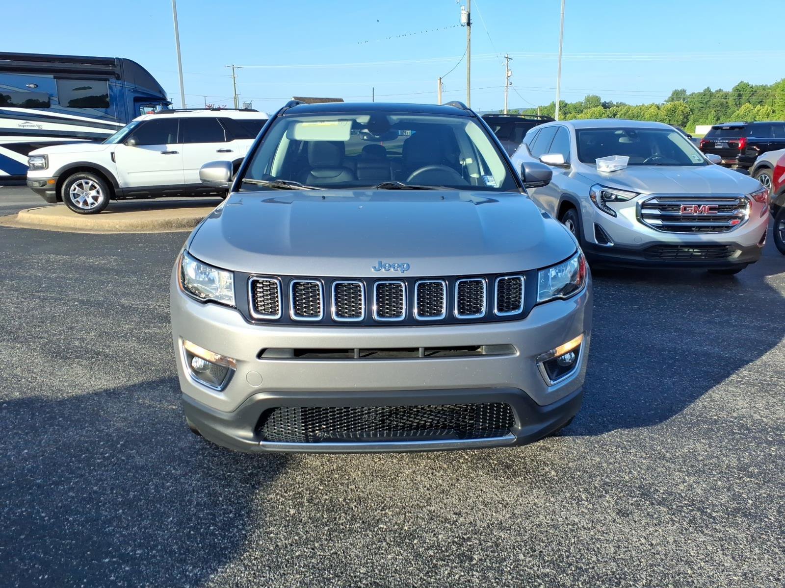 Used 2018 Jeep Compass Limited w/ Navigation Group AWD/4WD image 2