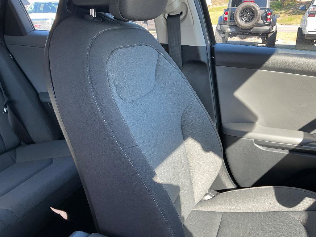 Used 2025 Kia K4 LXS image 21