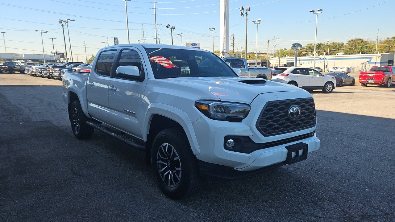 Used 2020 Toyota Tacoma TRD Sport w/ Technology Package AWD/4WD image 6