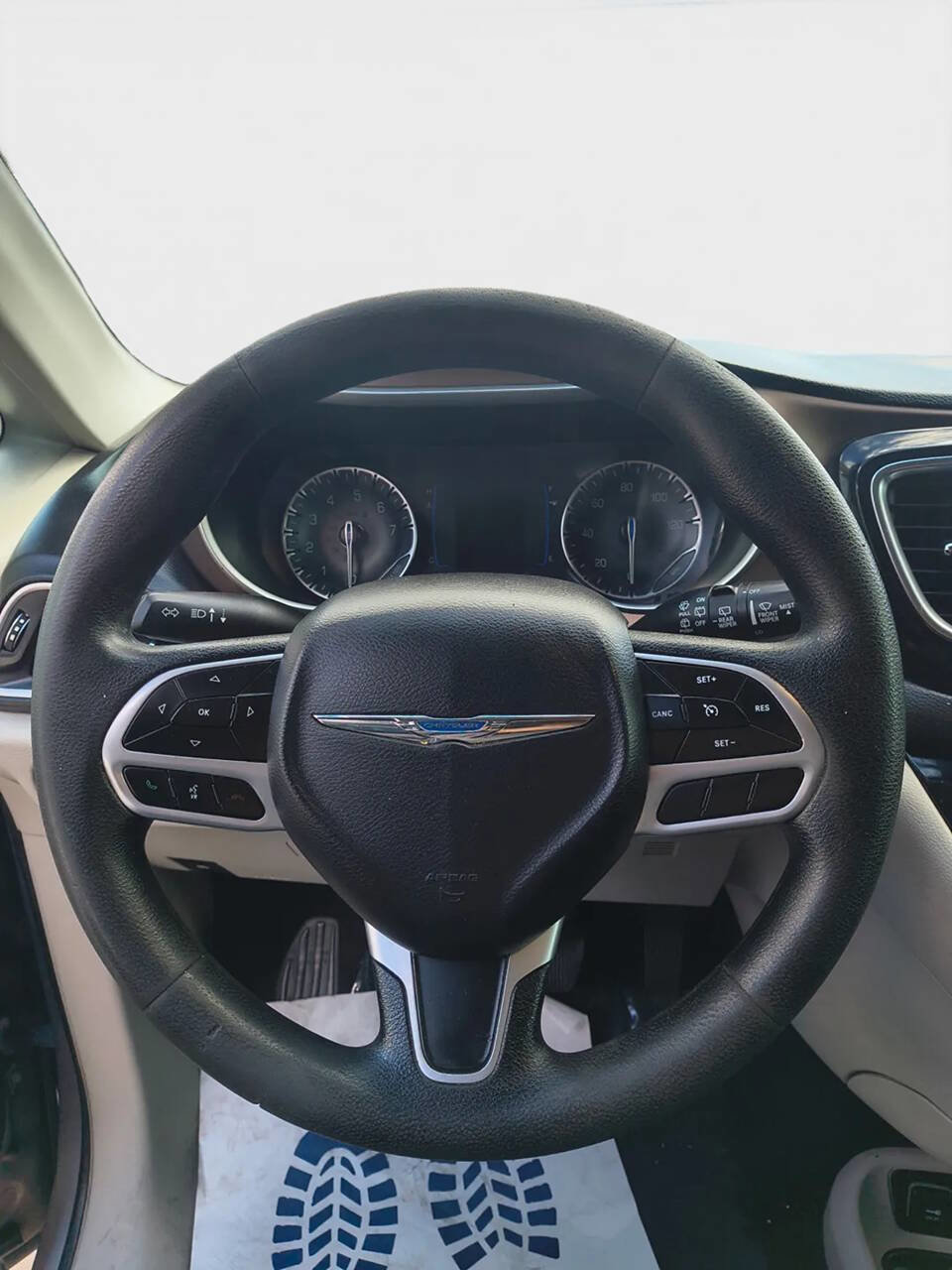 Used 2019 Chrysler Pacifica LX w/ Tire & Wheel Group image 9