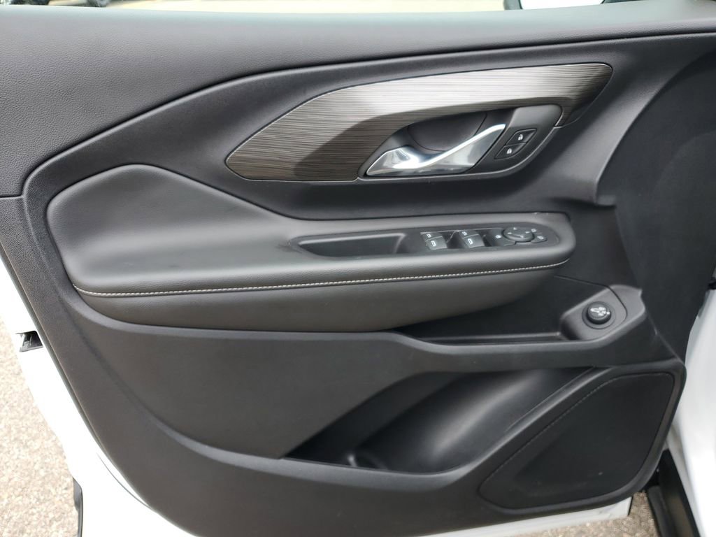 Used 2023 GMC Terrain SLE w/ Driver Convenience Package image 22