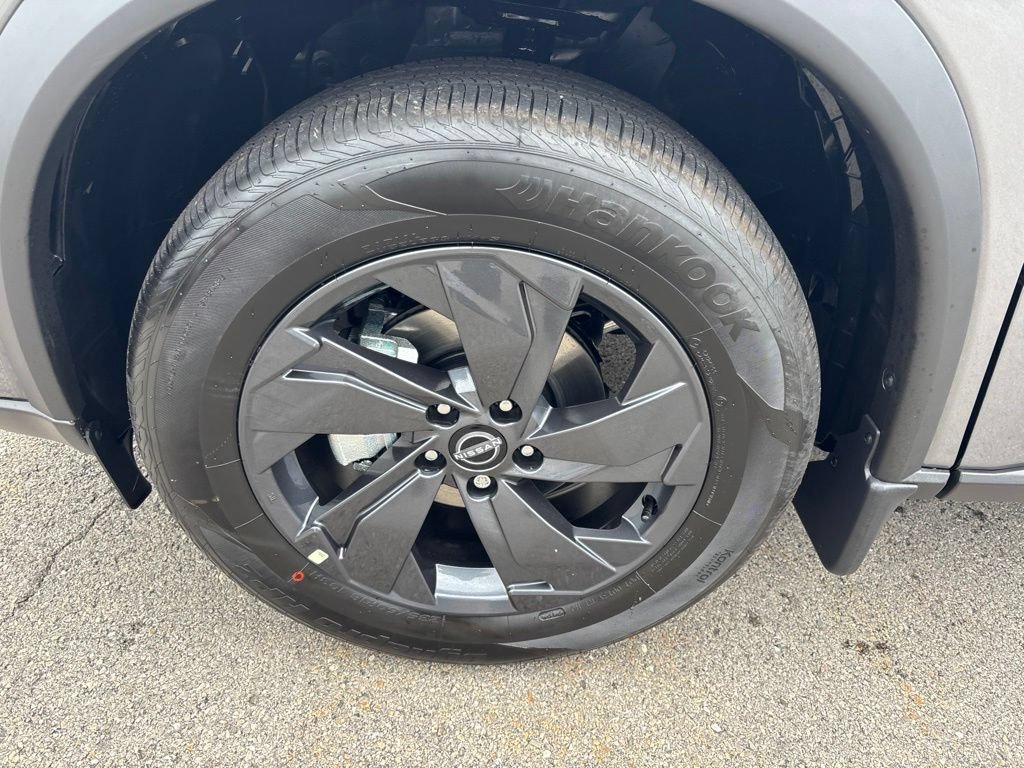New 2026 Nissan Rogue SV w/ Cold Weather Package AWD/4WD image 10