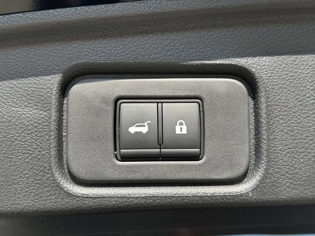 Certified 2025 Nissan Pathfinder SL w/ Black Appearance Package image 20
