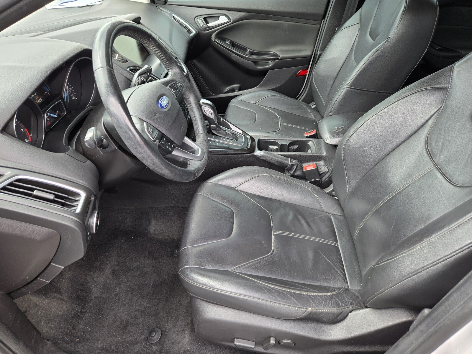 Used 2015 Ford Focus Titanium w/ Titanium Cold Weather Package FWD image 7