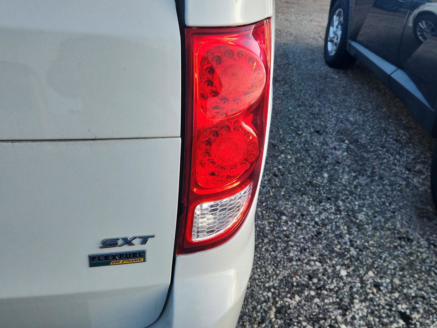 Used 2019 Dodge Grand Caravan SXT image 5