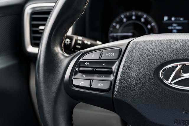 Certified 2020 Hyundai Venue image 12