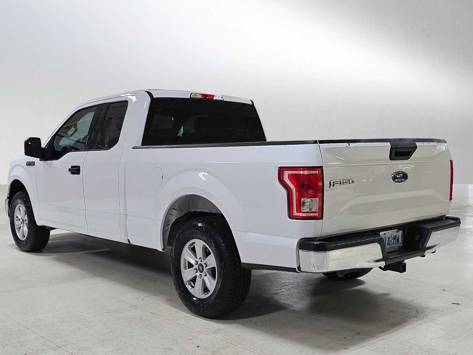 Used 2017 Ford F150 XLT RWD image 5