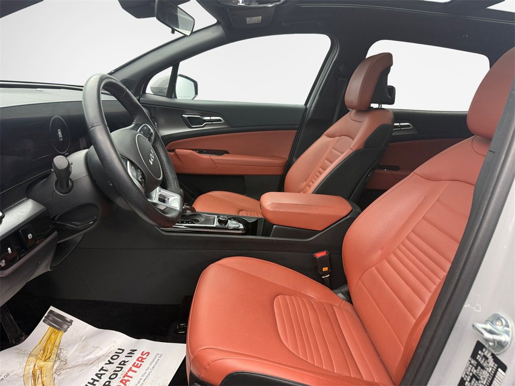 Used 2025 Kia Sportage SX image 11