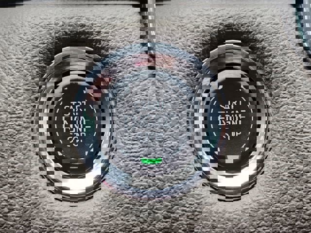 Used 2025 GMC Canyon Denali image 21