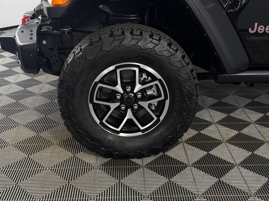 Used 2024 Jeep Wrangler Unlimited Rubicon w/ Capability Package image 13