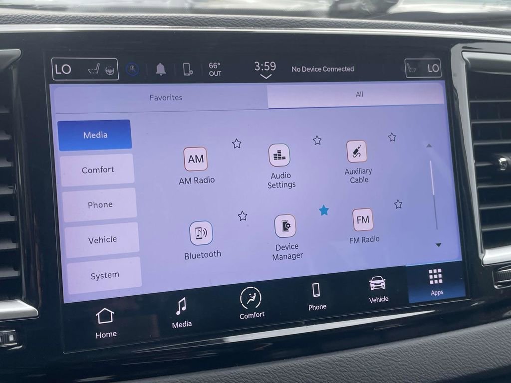 Used 2024 Chrysler Pacifica Touring-L image 35