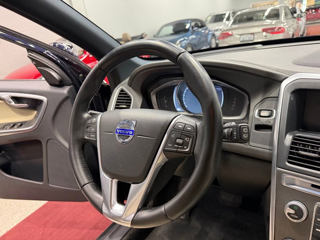 Used 2016 Volvo XC60 T5 Platinum FWD image 35