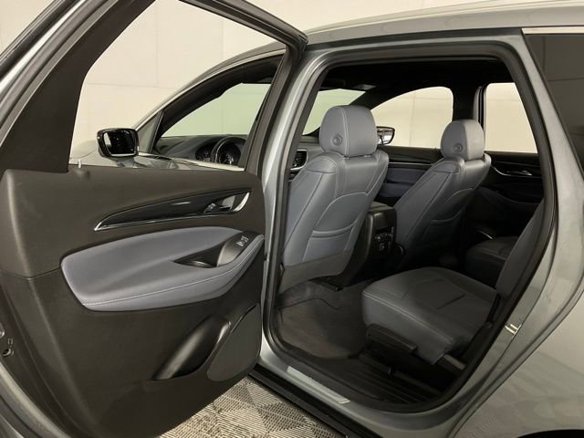 Used 2024 Buick Enclave Essence image 33