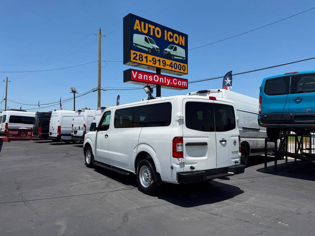 Used 2019 Nissan NV 3500 S RWD image 2