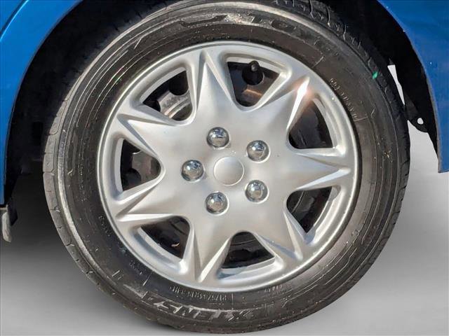 Used 2017 Toyota Yaris L image 22
