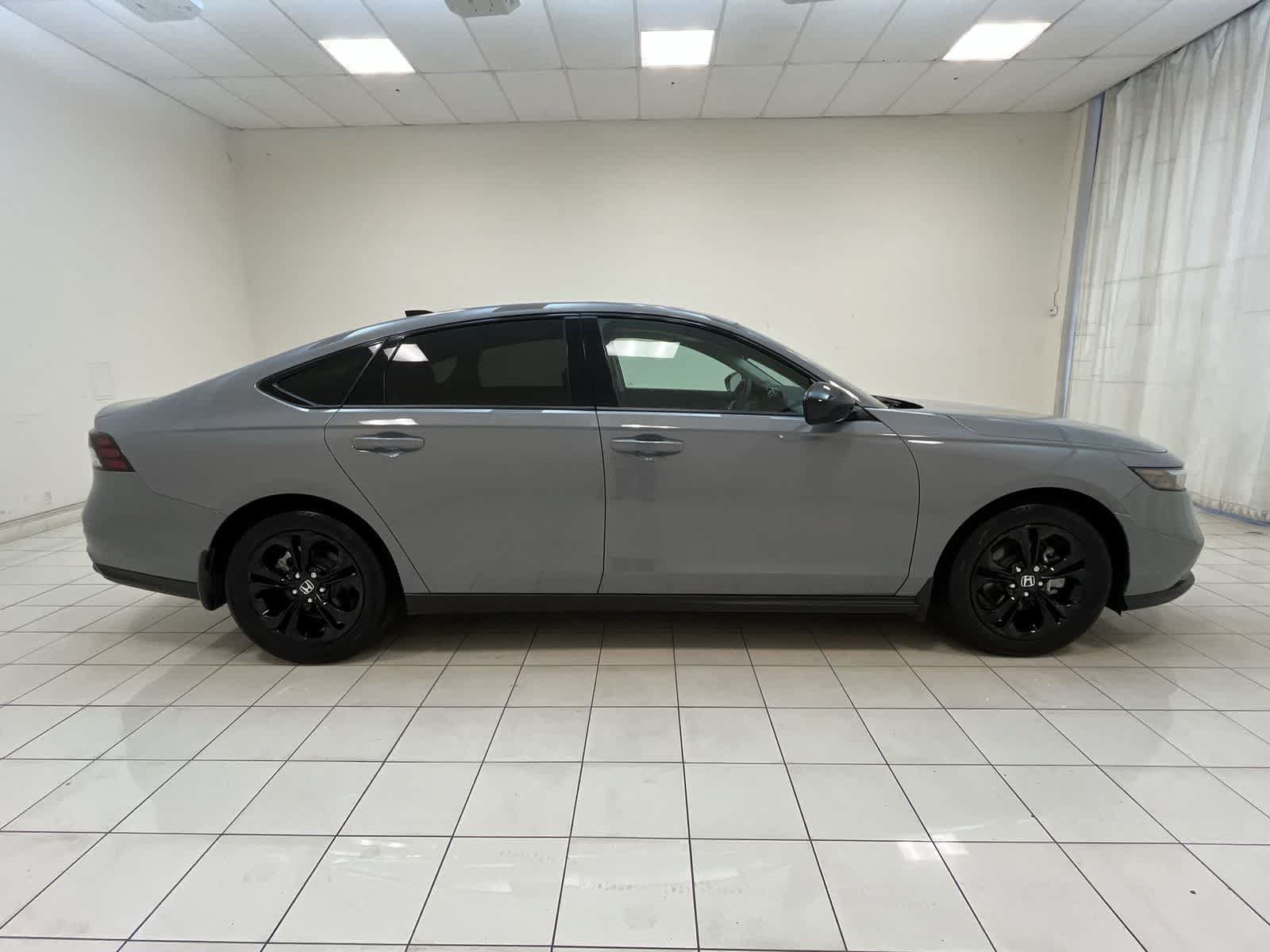 Certified 2025 Honda Accord SE image 27