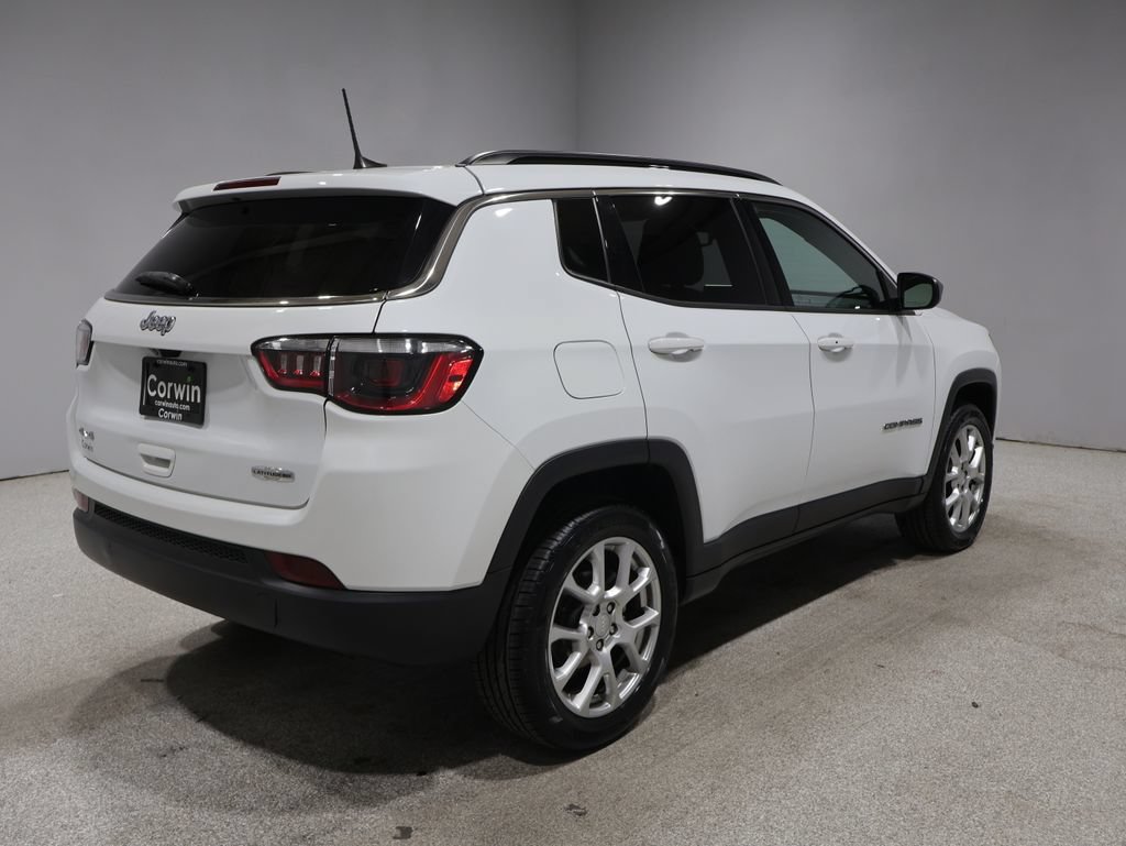 Used 2023 Jeep Compass Latitude AWD/4WD image 2