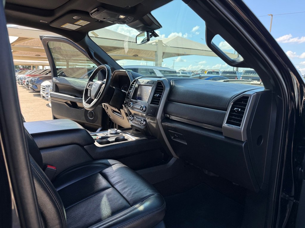 Used 2020 Ford Expedition Max XLT w/ Equipment Group 202A RWD image 17