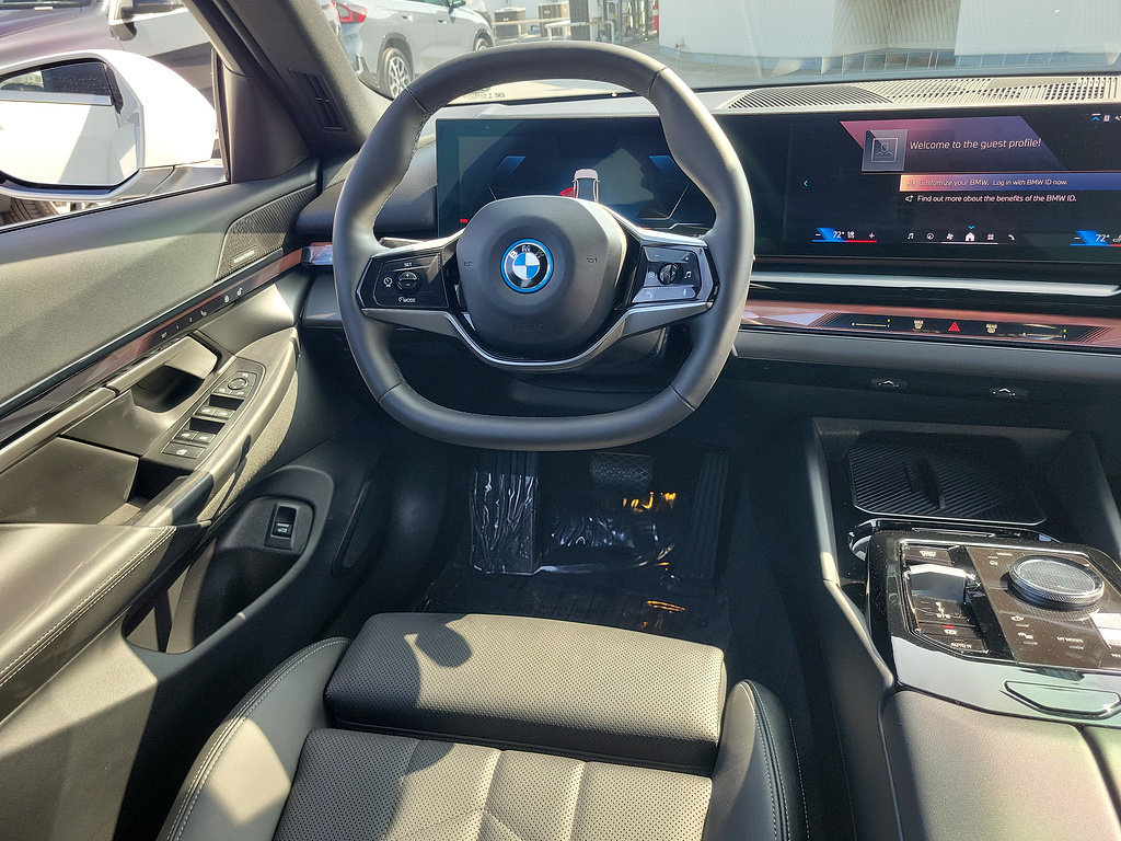 Used 2024 BMW i5 eDrive40i w/ Convenience Package RWD image 11