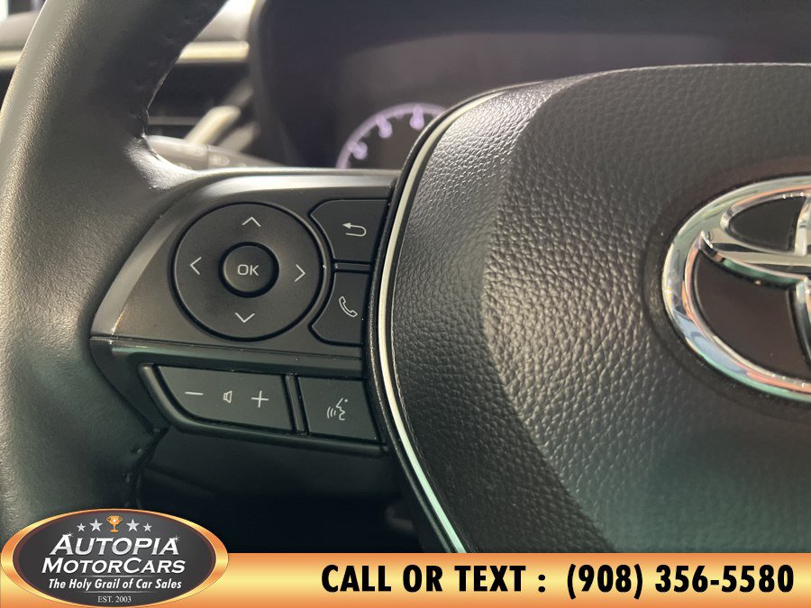 Used 2025 Toyota Corolla Cross LE w/ Moonroof Package FWD image 30