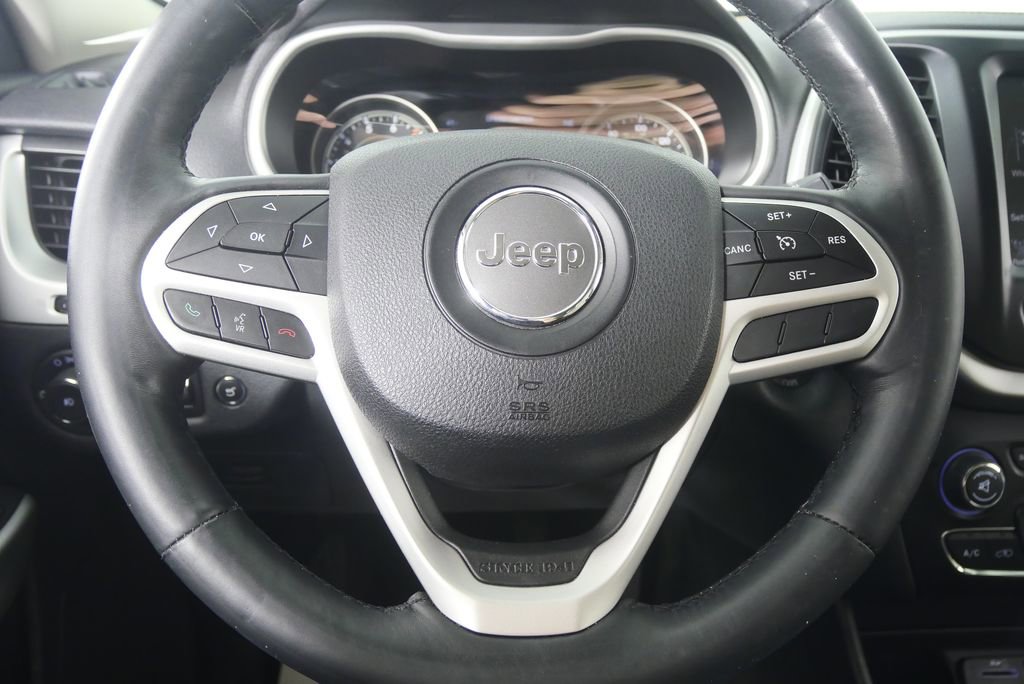 Used 2017 Jeep Cherokee Limited w/ Luxury Group image 20